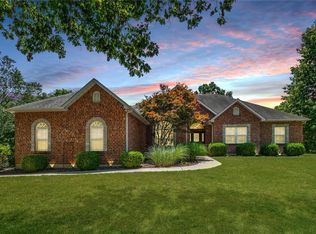 11 Camelot Ct, High Ridge, MO 63049