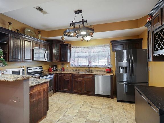 5th image of 7640 Sandy Cove Dr
