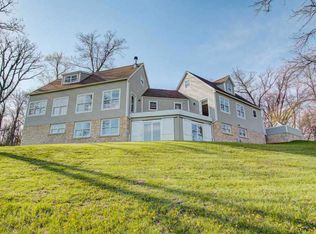 5430 Sunny Ridge Rd, Mineral Point, WI 53565