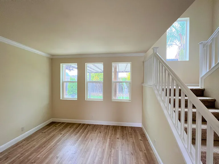 10413 Bunker Ln — Photo 7