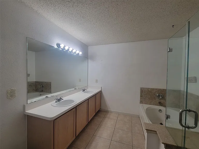 1411 Dundee Dr — Photo 24