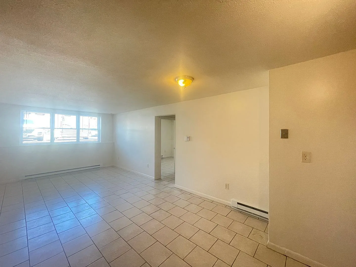2 bed, 1.0 bath, 648 sqft, $1,625 — Photo 4