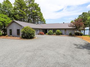 104 Standish Ln, West End, NC 27376