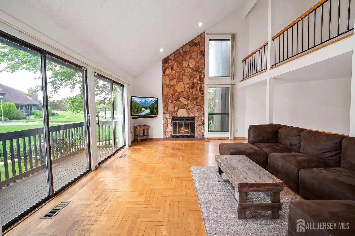 2 bed, 2.5 bath, 1604 sqft, $3,000 — Photo 2