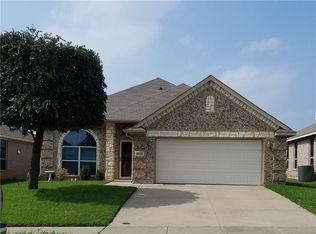 8353 Winter Falls Trl, Hurst, TX 76053