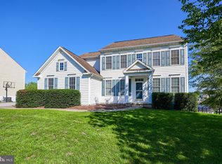 860 Edgeworth Ct, Red Lion, PA