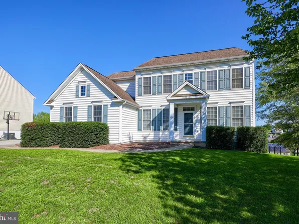 860 Edgeworth Ct, Red Lion, PA 17356