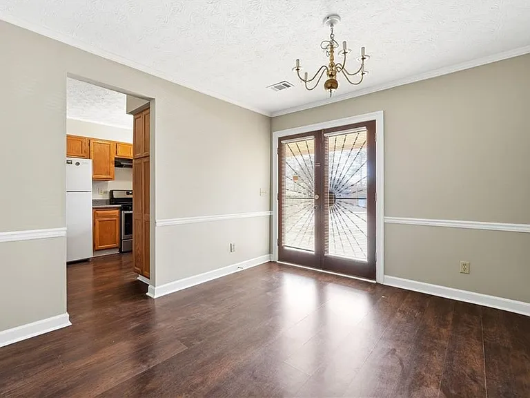 6148 Winfield Ct — Photo 11