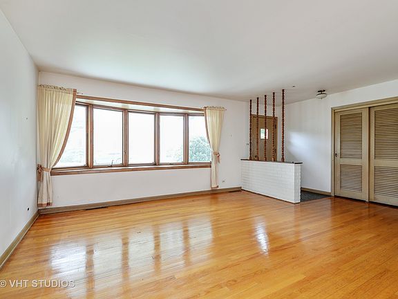 3rd image of 8923 Marion Ave