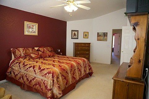 Master Bedroom wvaulted ceilings