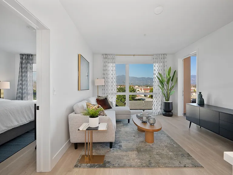 Begonia Place Luxury Apartments — Photo 86