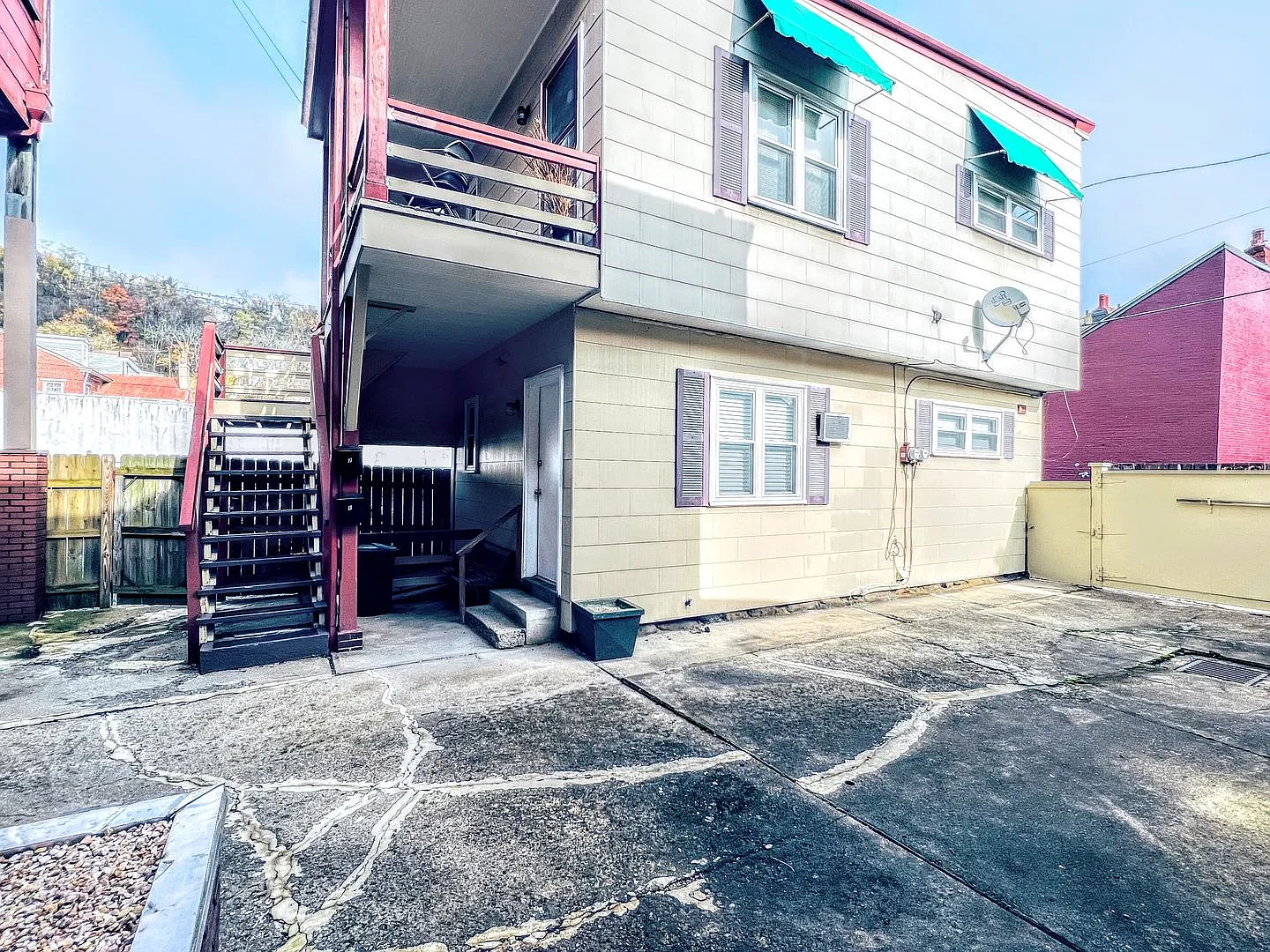 921 Moneta St Floor 2 photo 1