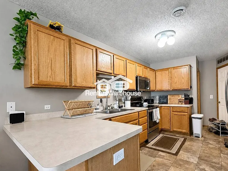 400 Horizon Dr SE — Photo 3