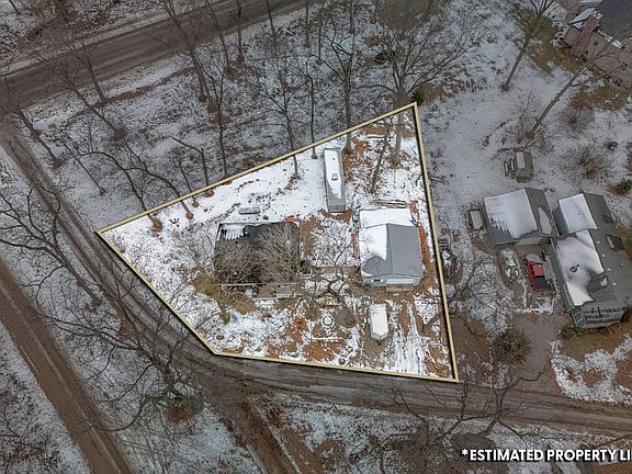3rd image of 526 Huycks View Dr
