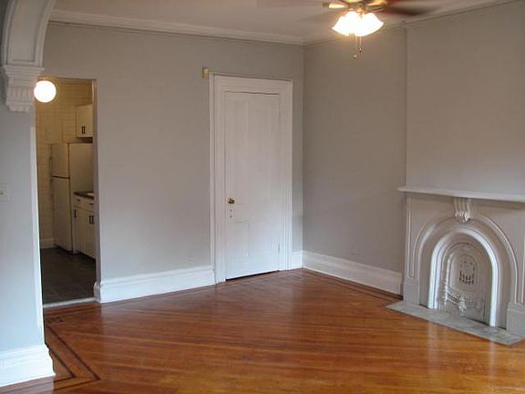 4th image of 31 Cambridge Pl APT 3