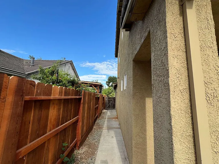 3892 Colma Ave — Photo 25