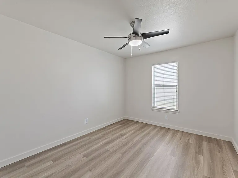 City Scene Apartments — Photo 42