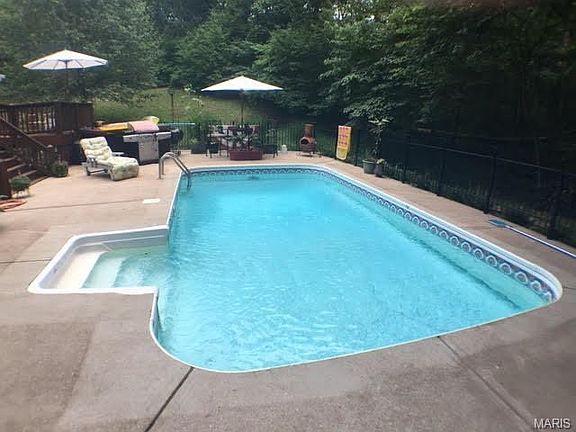 4th image of 5926 Greenwood Dr
