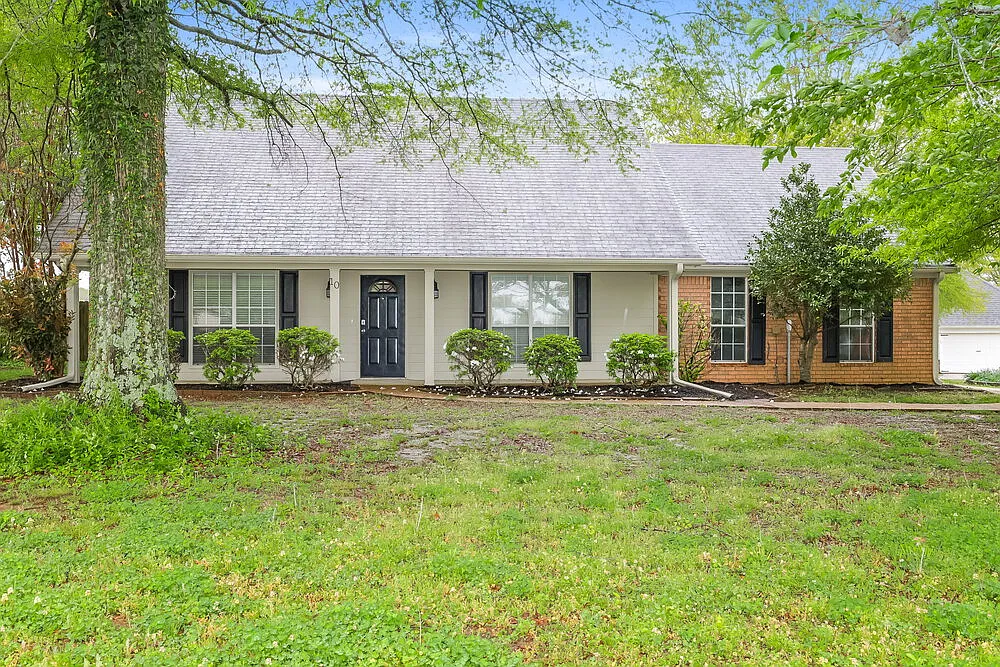 3 bed, 2.0 bath, 1539 sqft, $1,835 — Photo 1