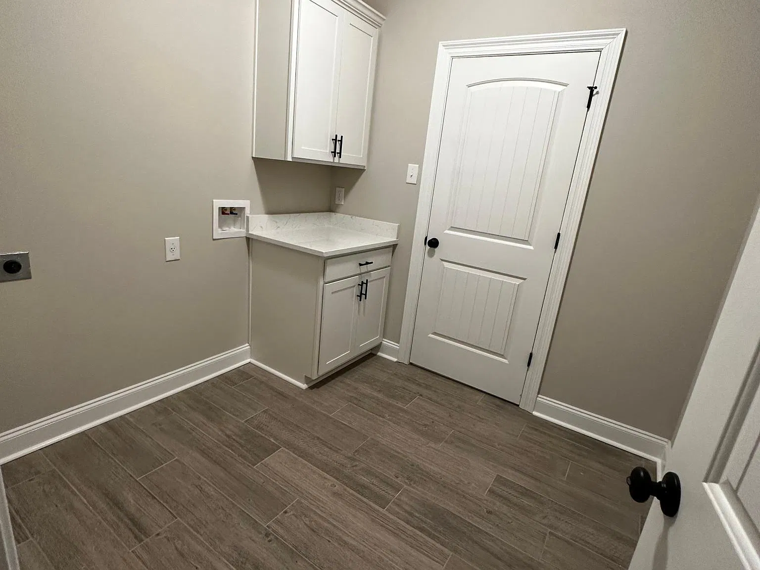 3 bed, 1858 sqft, $2,400 — Photo 4