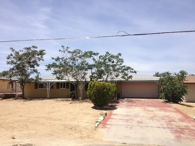 7560 Valley Vista Ave — Photo 1