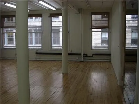 Sold by Prime Manhattan | media 15