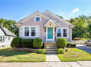 60 Rosegarden St, Warwick, RI 02888