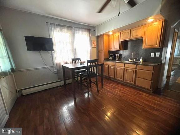 5th image of 437 Hess St