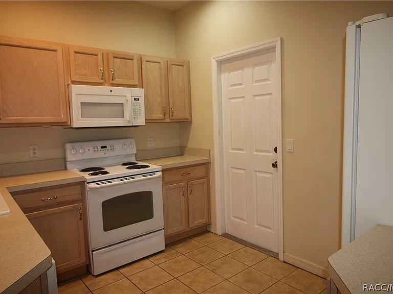 1600 W Spring Meadow Loop — Photo 8