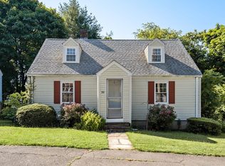 38 Carruth St, Quincy, MA 02170