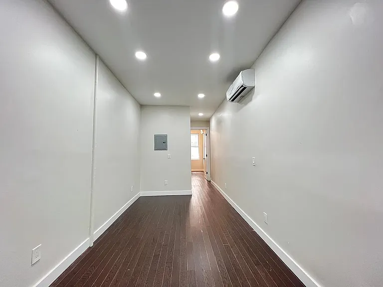 50 Jordan Ave #5C — Photo 4