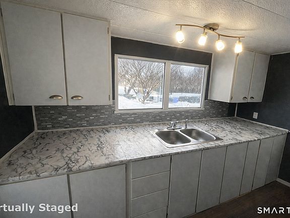 2nd image of 2 Montauk Road