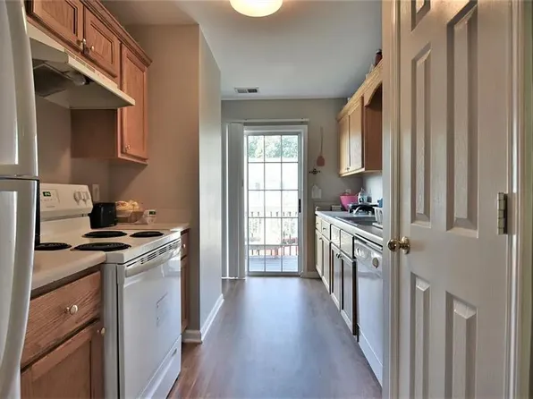 1806 Stonehaven Cir, Cartersville, GA 30121