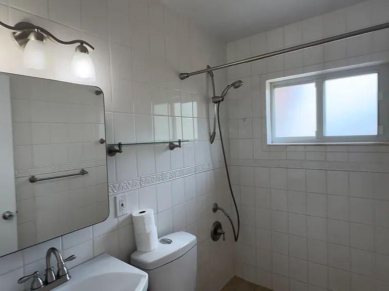 22320 Lasalle Rd — Photo 4