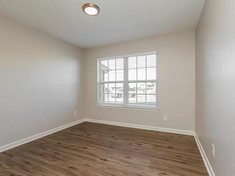 323 Buttonwood Dr — Photo 11