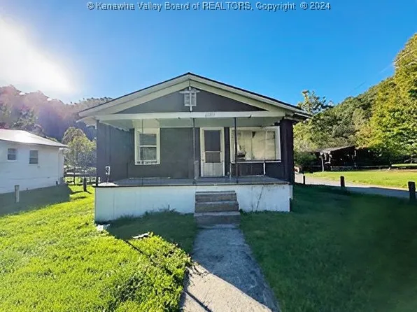 6427 Poplar Gap Rd, Ravencliff, WV 25913