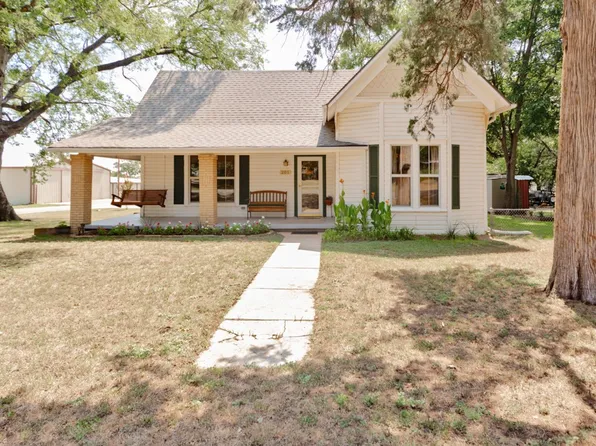 201 S Allen St, Boyd, TX 76023