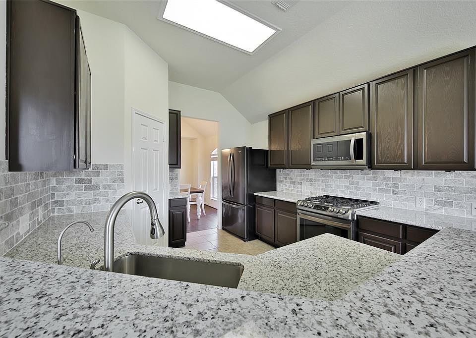 1st image of 8907 Sungate Dr