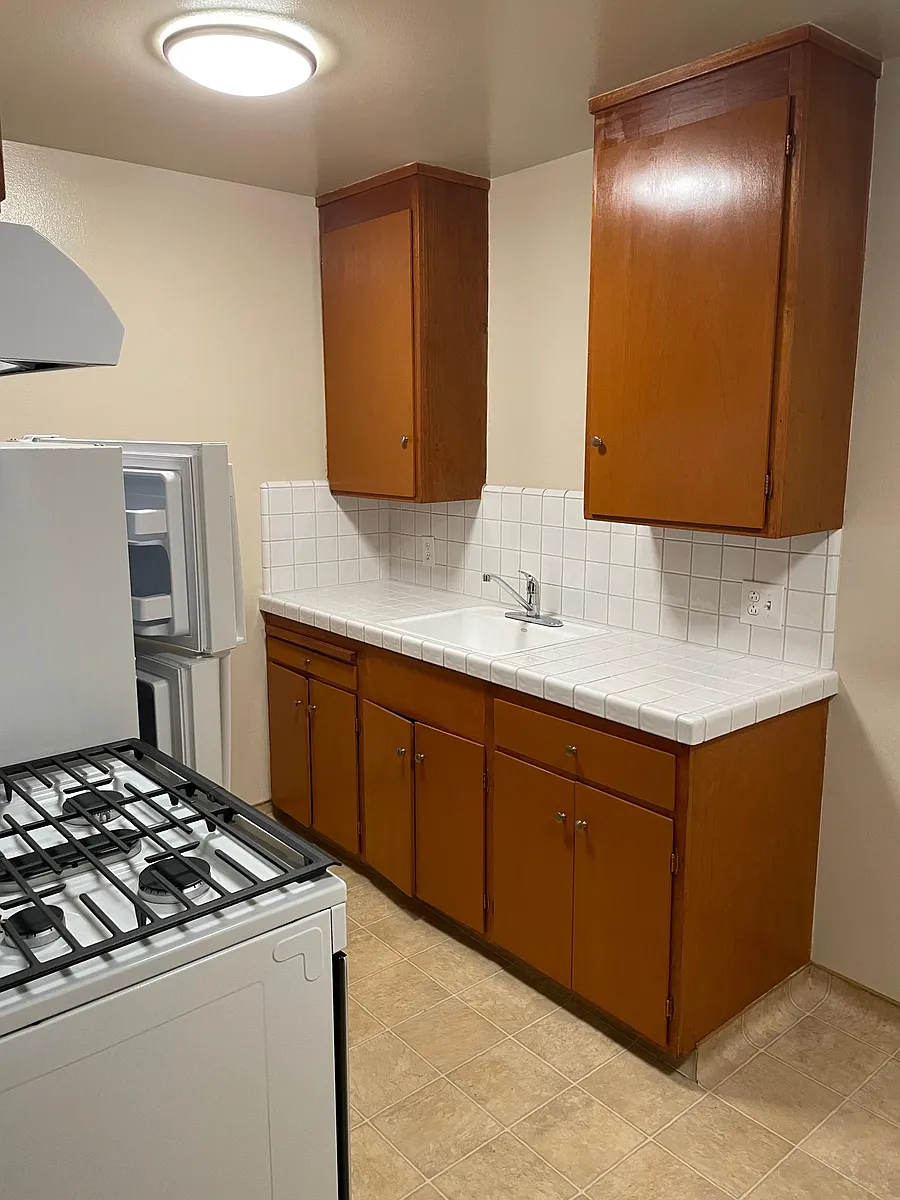 Building Photo - 221 Pamela Ave #8