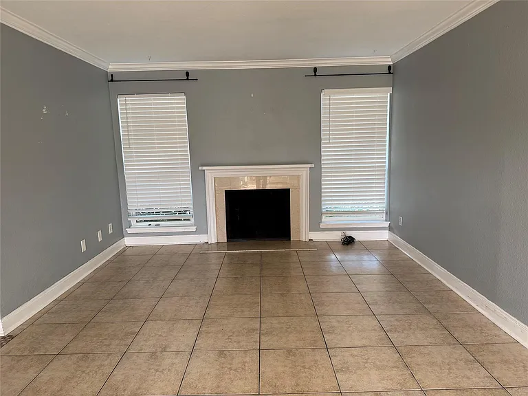 18101 Heritage Ln #8101 — Photo 6