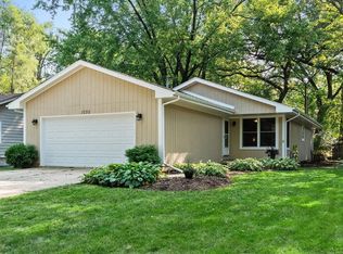 1032 S Jackson St, Batavia, IL 60510