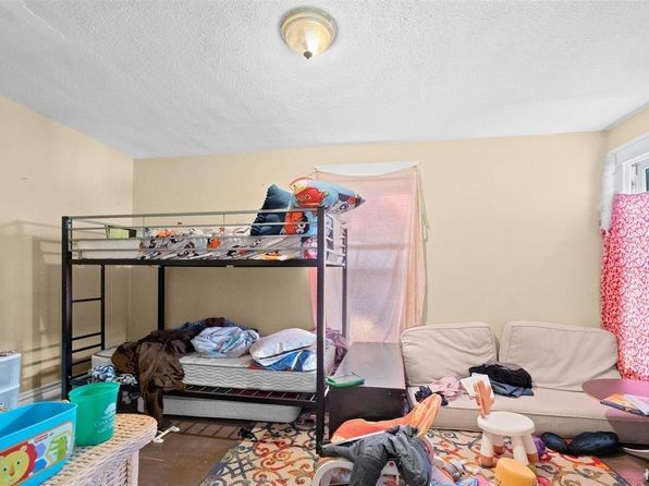 fort-wayne-indiana-73110350 picture