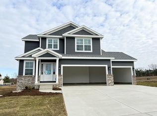 2506 Pampas Ln, Bloomington, IL 61705