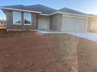 913 Hazy Brook Cir, Chickasha, OK 73018