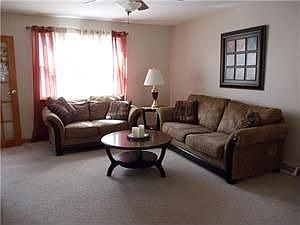 4th image of 14 Hillcrest Dr