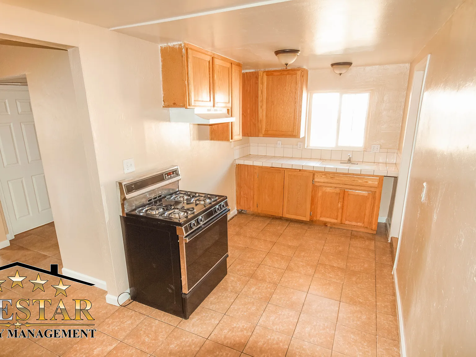 2 bed, 1000 sqft, $1,550 — Photo 4