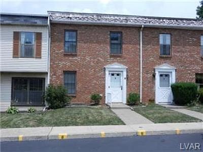 1st image of 9 Lexington Ct