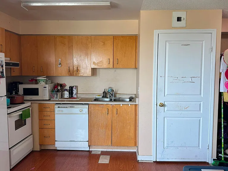 2545 Erin Centre Blvd #1504 — Photo 5