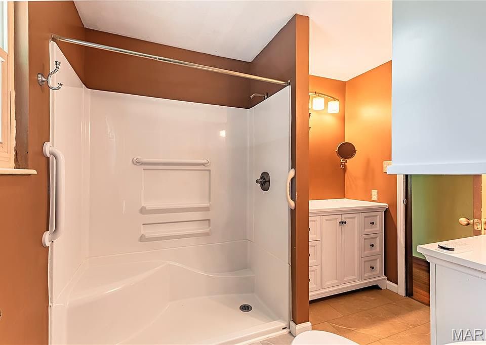 19th image of 71 Shady Oaks Dr