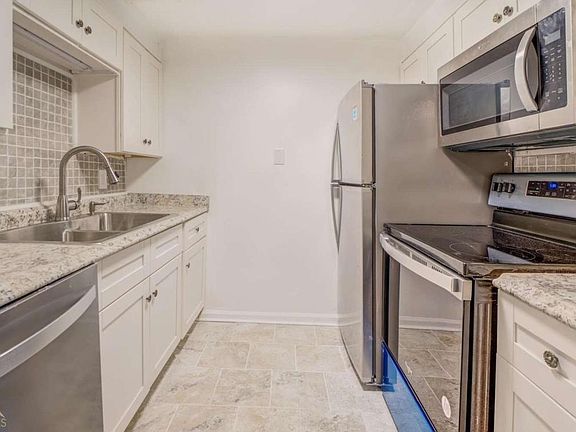 3rd image of 115 Plantation Dr